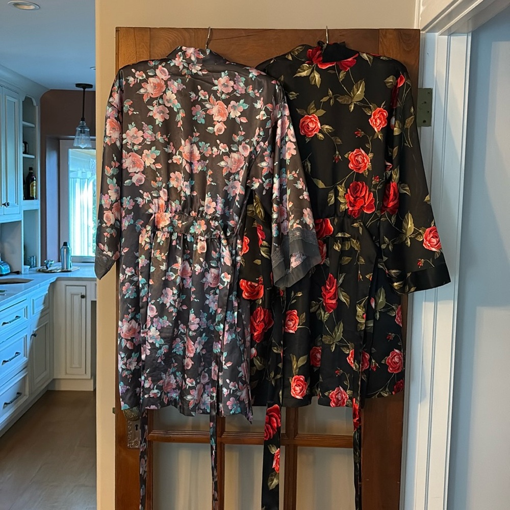 2 Floral Satin Robes with Pockets! - Picture 14 of 14